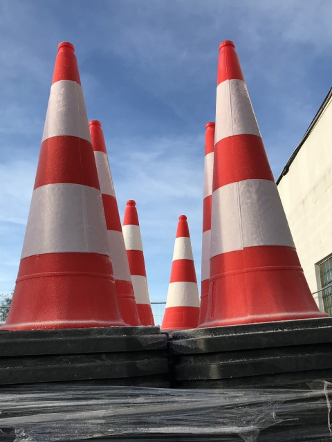 Pachołek drogowy ciężki - 50 cm, odblaskowy, folia I gen. Pachołek drogowy ciężki - 50 cm, odblaskowy, folia I gen.