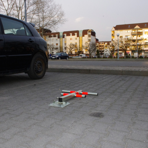 Blokada parkingowa JEŻ na kłódkę ocynkowana Blokada parkingowa JEŻ na kłódkę ocynkowana