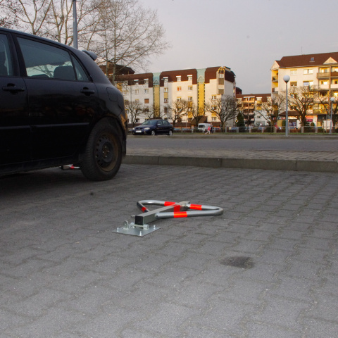 Blokada parkingowa MOTYL na kłódkę ocynkowana Blokada parkingowa MOTYL na kłódkę ocynkowana